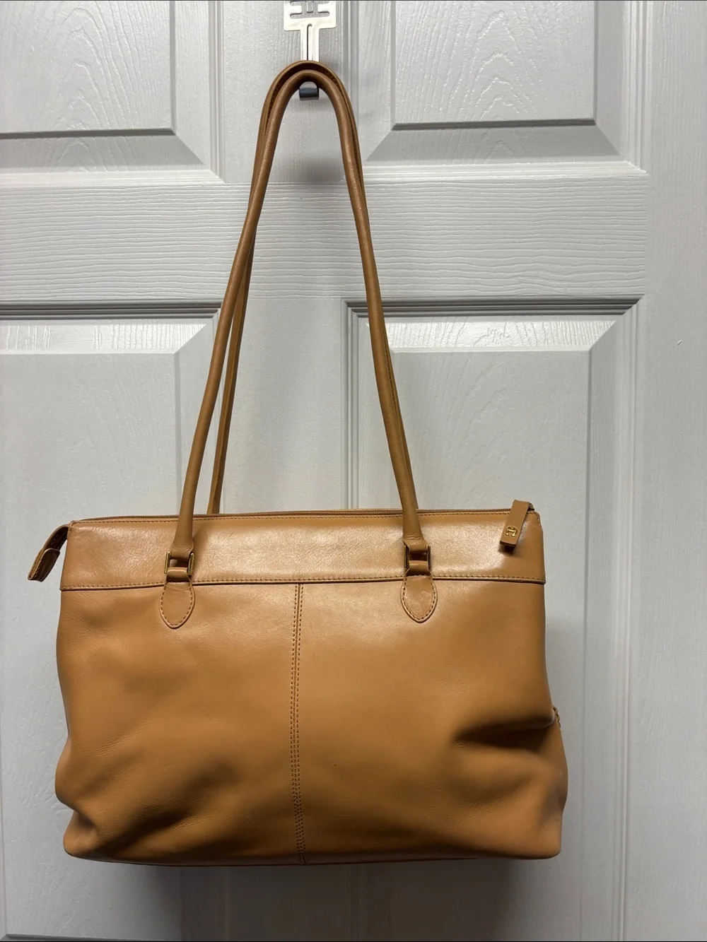 Aigner Tan Woven Shoulder Tote Bag - Classic Summer Style